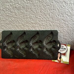 Cornbread cast iron skillet